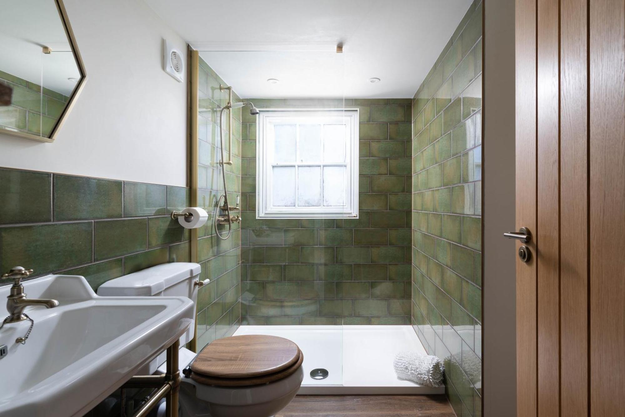 Modern Central One Bedroom Apartment In 펜젠스 외부 사진